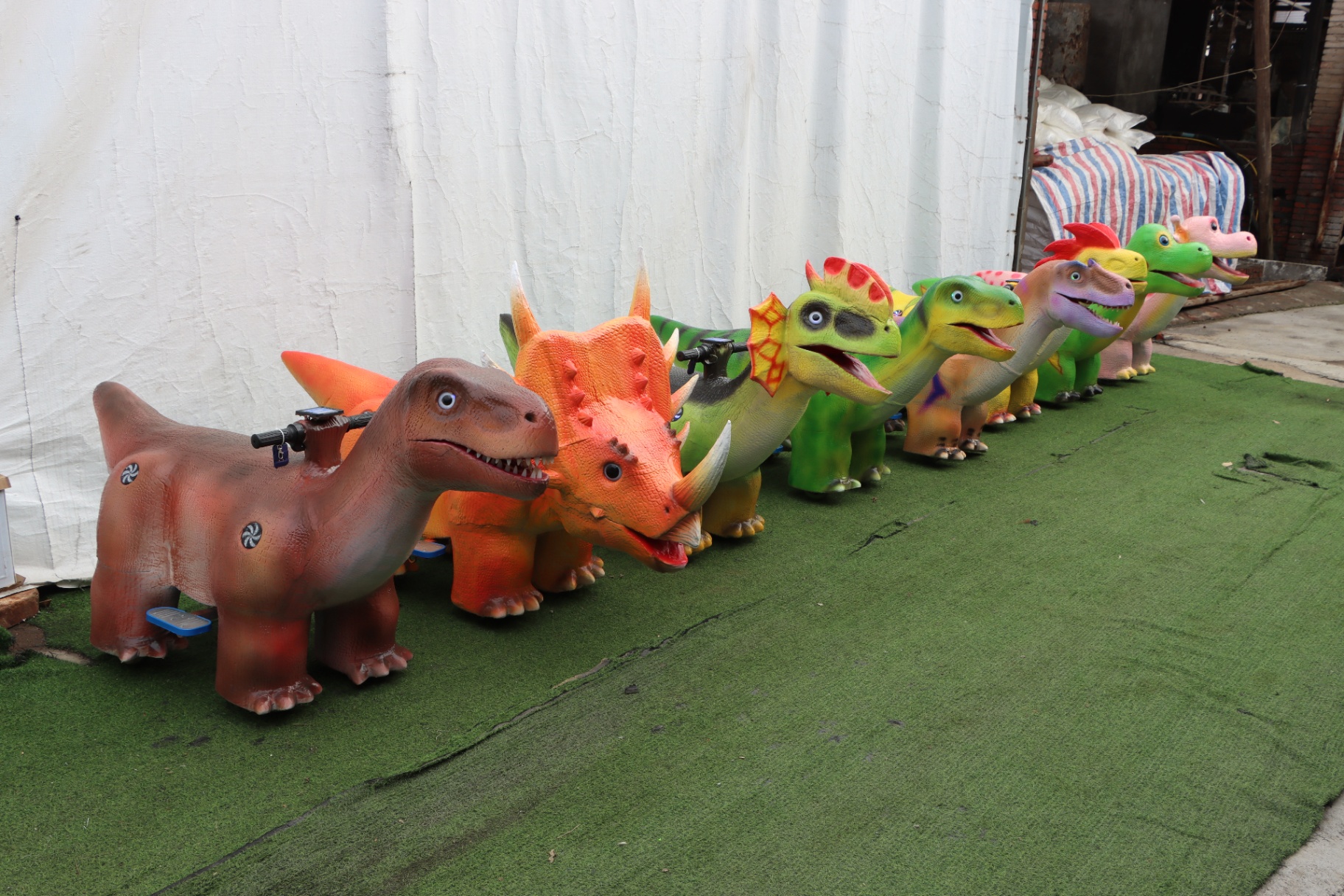 Dinosaur-Themed Ride-On Car Set