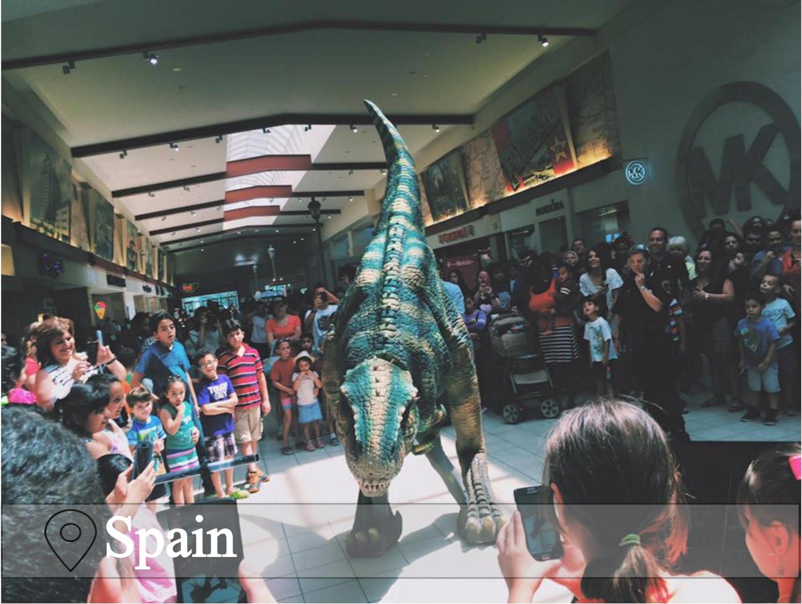 Indoor Dinosaur Show, Shopping Centre